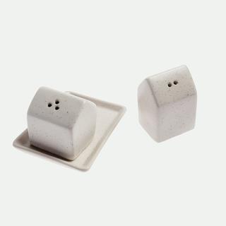 Salt & Pepper Shaker Set- House image 0